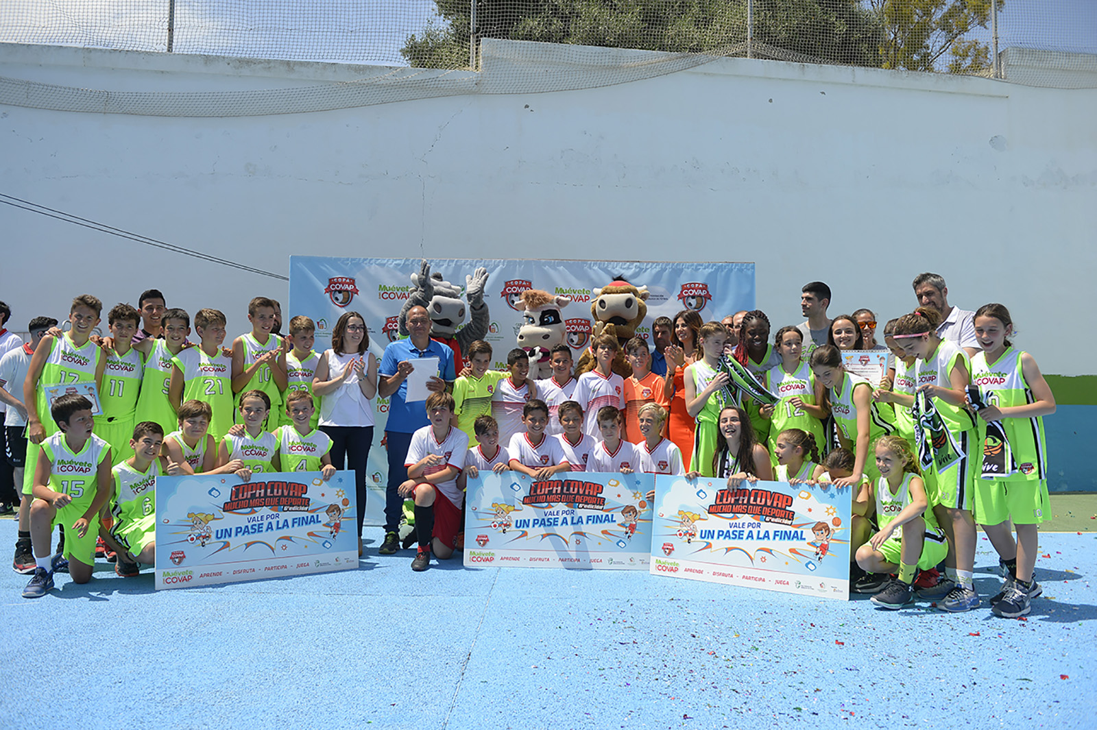 Equipos ganadores de la sede malaguena de Mijas de la Copa COVAP